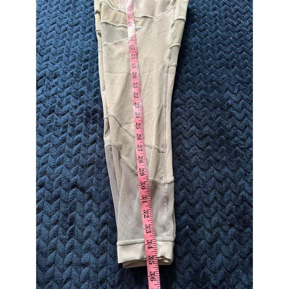 Lululemon Women's Forget The Sweat Tight Mesh Insert Pockets‎ Size 8
